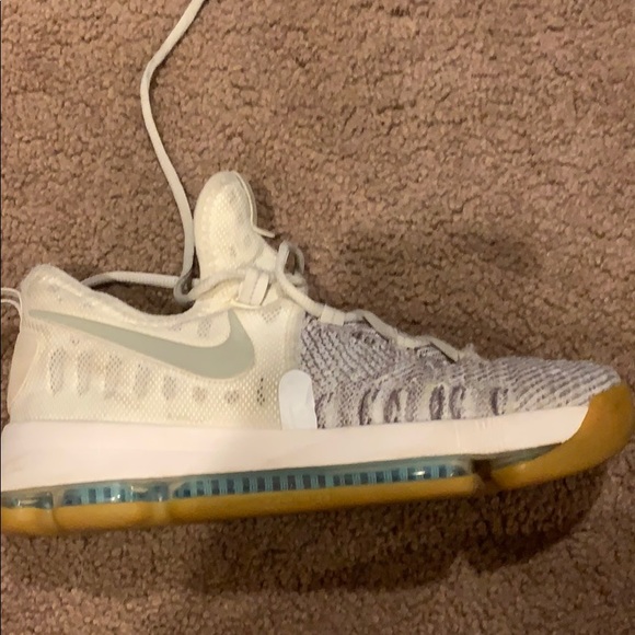 KD “pale” color way basketball/casual sneakers - Picture 6 of 6